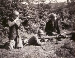 Photographie n°1. Septembre 1944, dans le Morvan (Nièvre).  Coll. Hubert Cloix.